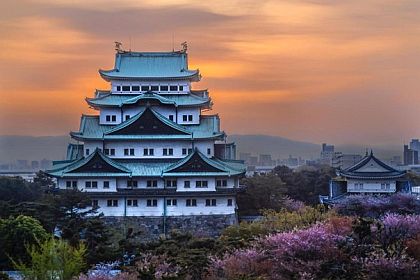 Интересные места для путешествий. Япония. Нагойский замок.