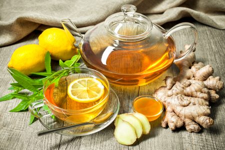 имбирный чай с лимоном - фото