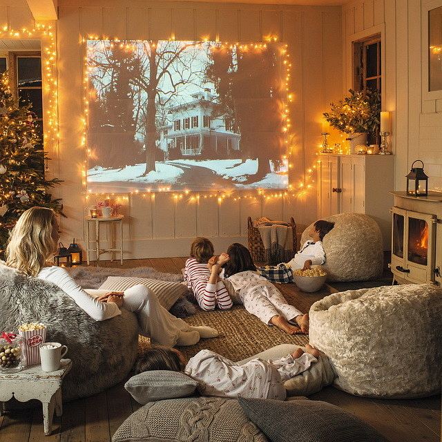 Как создать новогоднюю атмосферу дома? Новогоднее кино.